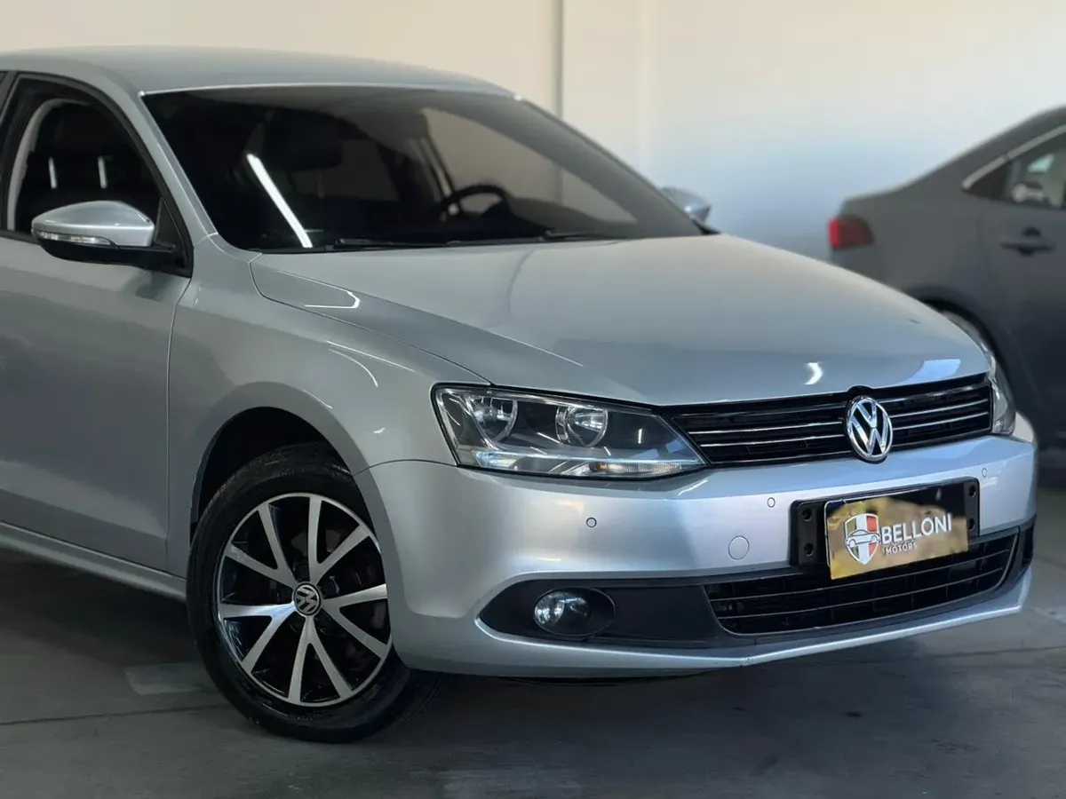 Volkswagen Jetta 2.0 Comfortline Flex 4p Automática foto 4